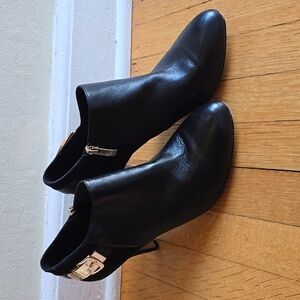 Vince Camuto, Velino Black Ankle Boots, Leather, EUC, Women's 10